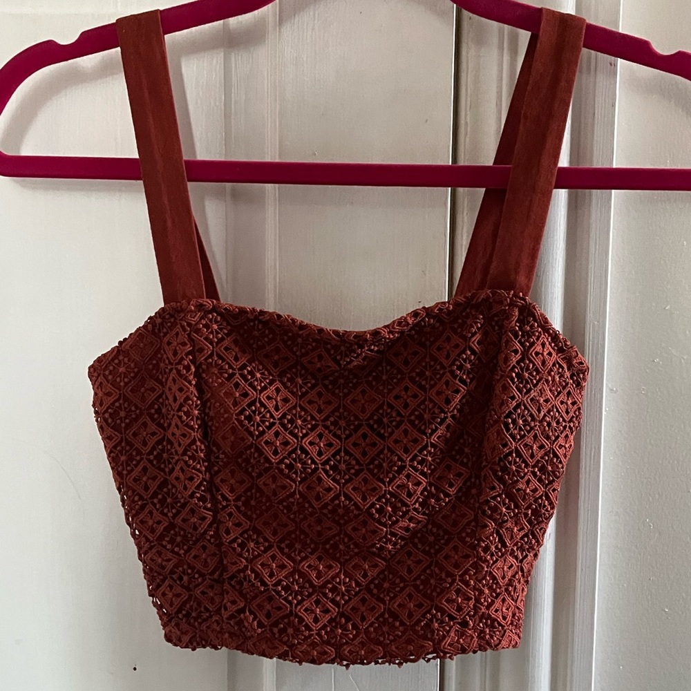 Super cute maroon cropped tank top. Size extra small